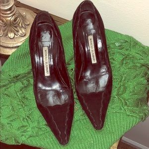 Manolo Blahnik sz 36.5 black suede heels